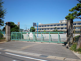 春日井市立春日井小学校