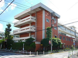 成立学園中学校