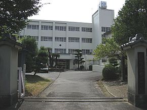 藤枝市立西益津中学校