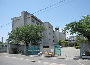 西宮市立真砂中学校