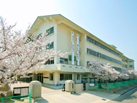 土庄町立土庄中学校