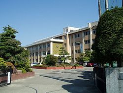 山梨県立都留高等学校