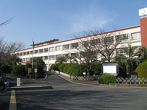 東大阪大学柏原高等学校